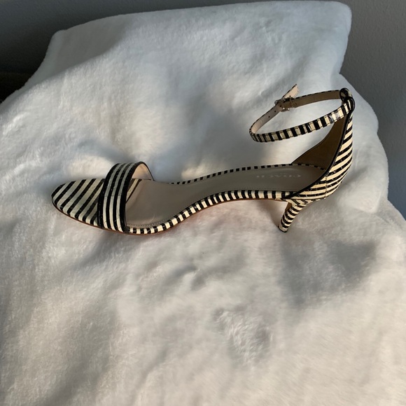 Women’s Coach Heels, Size 8 - Picture 3 of 4